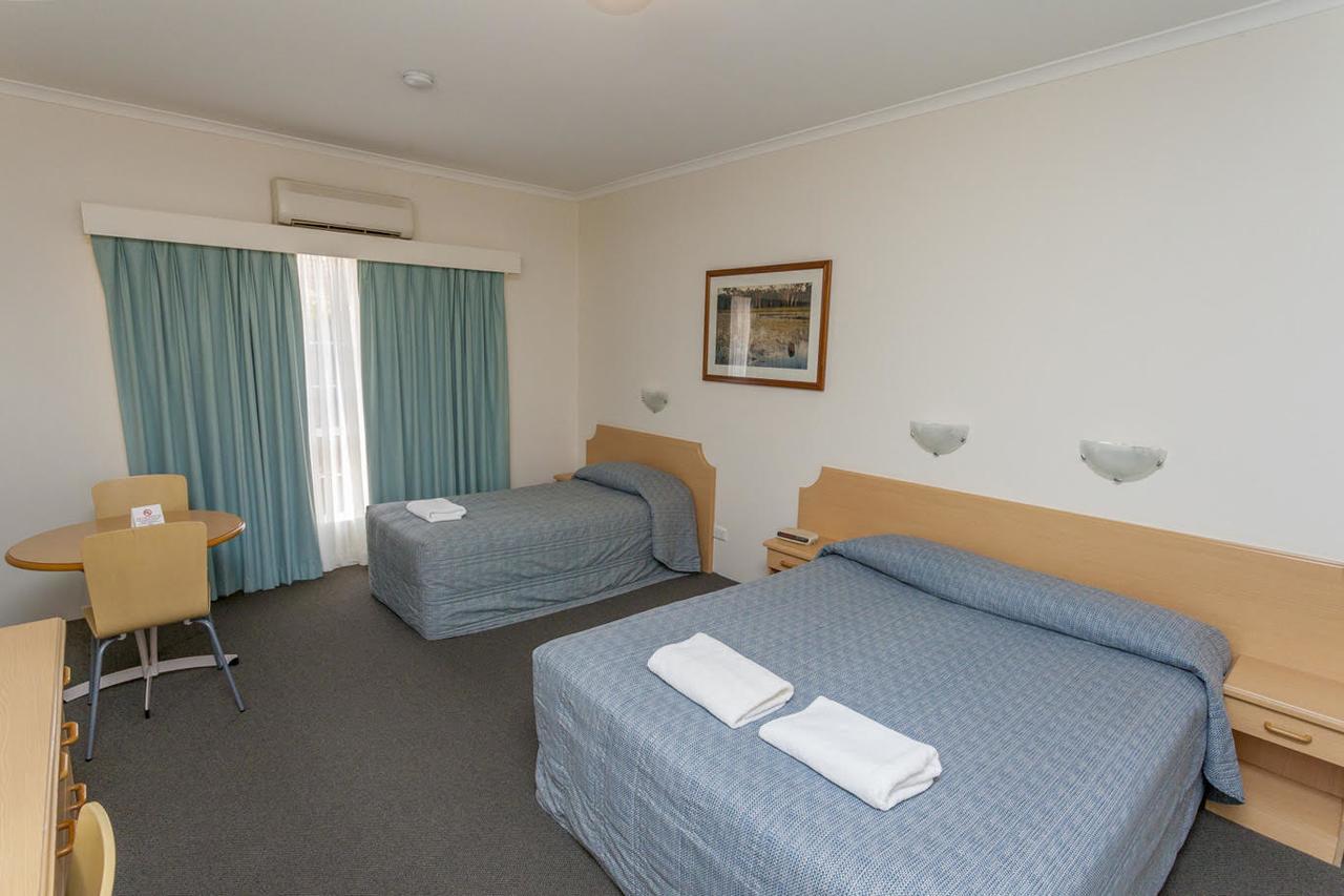 The Kidman Wayside Inn Griffith Εξωτερικό φωτογραφία