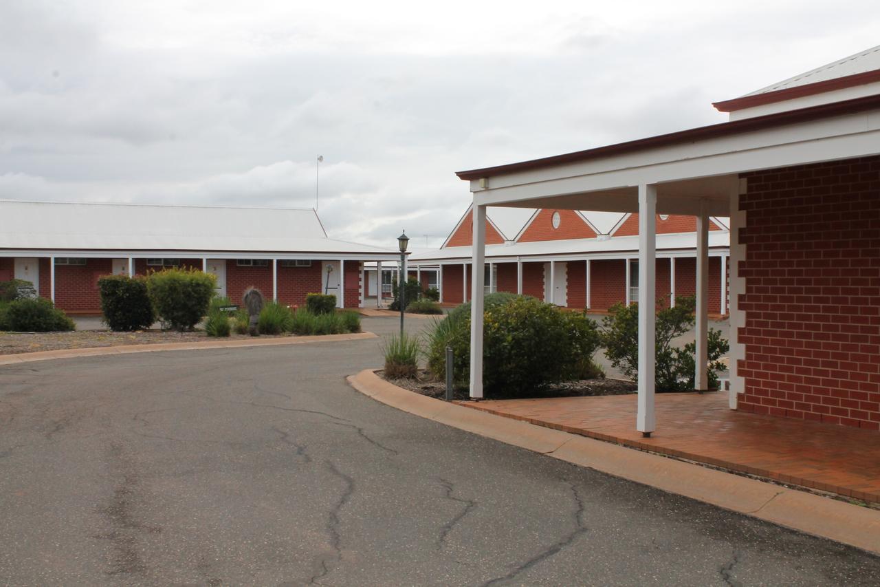 The Kidman Wayside Inn Griffith Εξωτερικό φωτογραφία