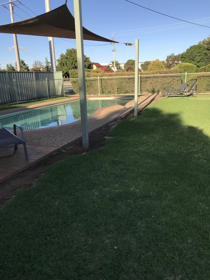 The Kidman Wayside Inn Griffith Εξωτερικό φωτογραφία