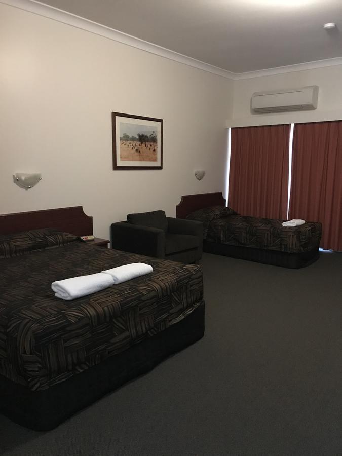 The Kidman Wayside Inn Griffith Εξωτερικό φωτογραφία